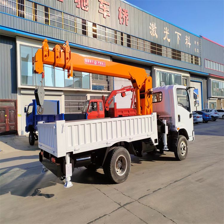 奎屯市三轮随车吊定制 农用改装机自备吊中瑞长期出售